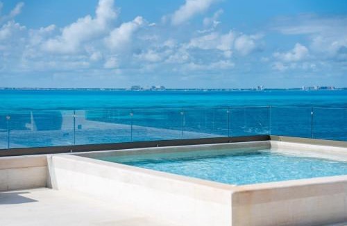 Isla Mujeres Apartment | 9BR Luxury Beachfront Penthouse w/Private Pool