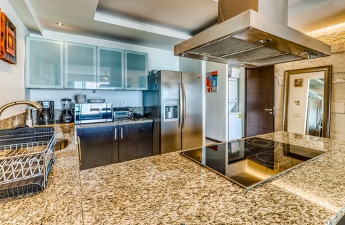 Cancun Apartment | Air-conditioned condo w/lovely ocean views, beach access, shared pools