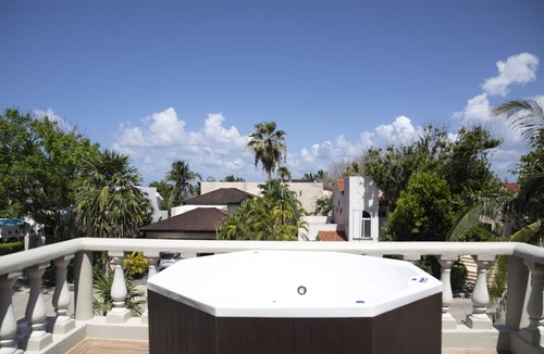 Playacar Fase I Villa | All inclusive, Ocean View luxury Villa , 79 Steps from the beach,3 jacuzzi, pool