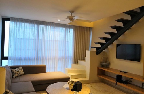 12th Street Apartment | Amazing 2 floor penthouse w/PRIVATE rooftop