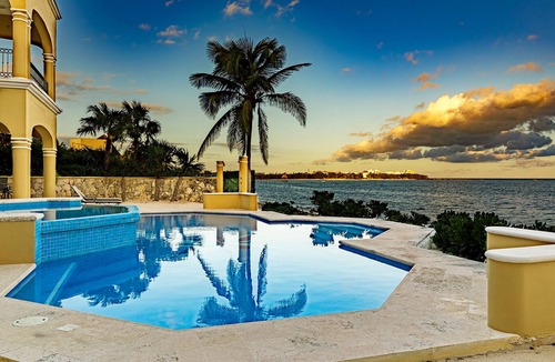 Soliman Bay Villa | Amazing Beach Retreat at "The Oasis"