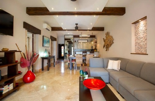 Centro Condo | Amazing Beachfront Condo with Pool and Beach - Luna Encantada G2