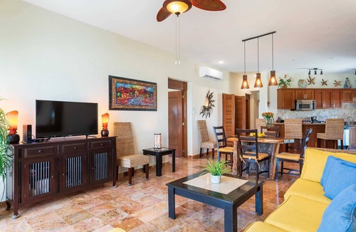 Centro Condo | Amazing Ocean Views! | Beach Service & Pool | Steps to 5th Ave! | Maid!