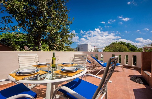 Playacar Fase I Villa | Amazing Spacious Villa in the perfect location! Steps to the Beach & Town!