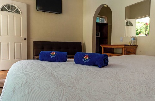 Tepoztlan Hotel | Andrea Bungalows: A hotel right at the foot of the mountain!