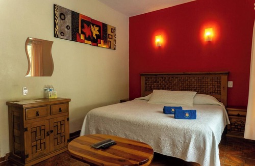 Tepoztlan Hotel | Andrea Bungalows: A hotel right at the foot of the mountain!