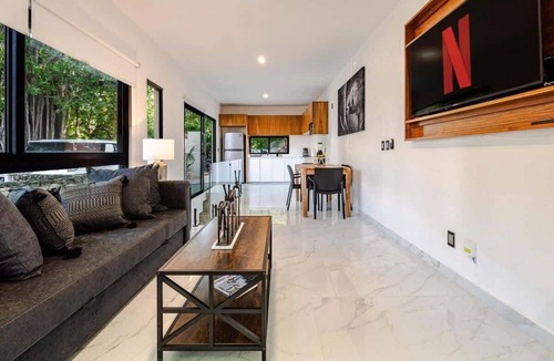 Playacar Fase I Apartment | Apartment in duplex one block from Playacar beach