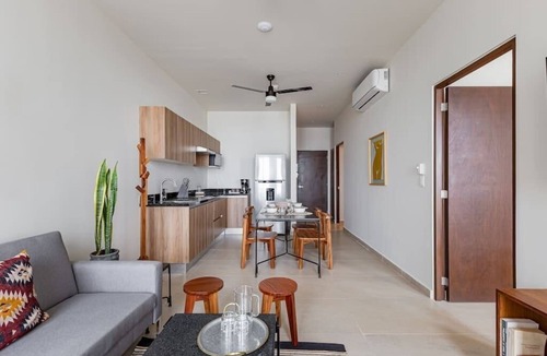 Downtown Cancun Apartment | Apt 502 with stunning Lagoon view w/pool and gym
