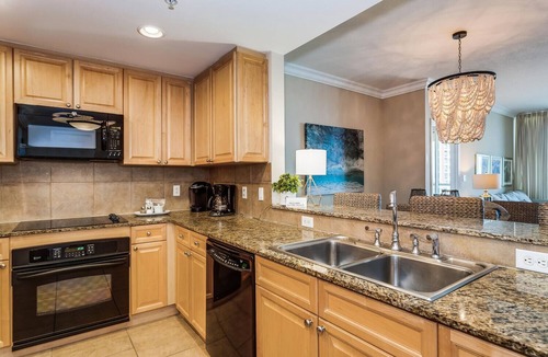 Pensacola Beach Condo | ❗️Aug 31-Sept 3 LOW RATE 🌴Portofino Island RESORT/Hear OCEAN WAVES from balcony