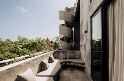 Zama Apartment | Barneys NY | Black Penthouse - Pool - Concierge