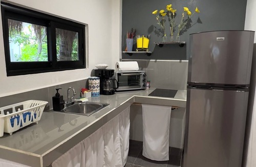 Isla Holbox Apartment | Beach 1 block, Starlink Wi-Fi, TV, Kitchen, C2