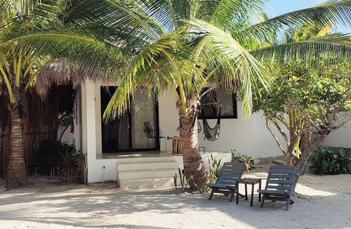 Isla Holbox Apartment | Beach 1 block, Starlink Wi-Fi, TV, Kitchen, C2