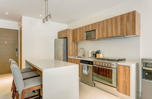 Akumal Apartment | Beach Club | Private Jacuzzi | Rooftop Pools | Gym