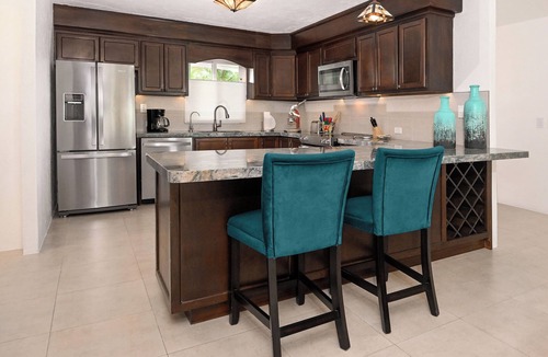 Colonia Andres Condo | Beachfront El Cantil 2BN in Downtown Cozumel
