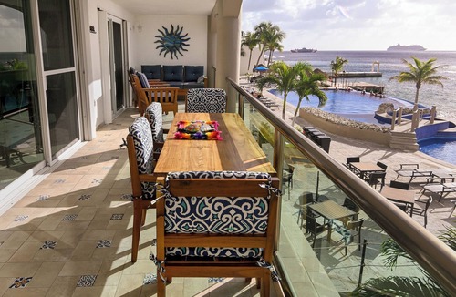 Colonia Andres Condo | Beachfront El Cantil 2BN in Downtown Cozumel