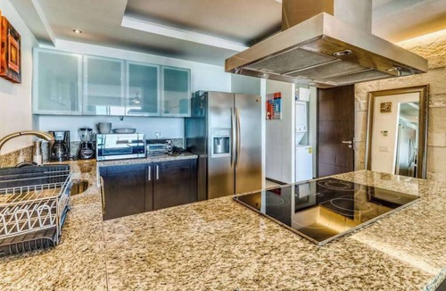 Cancun Condo | Beachfront 3BR Condo | Ocean Views | Pool & Beach