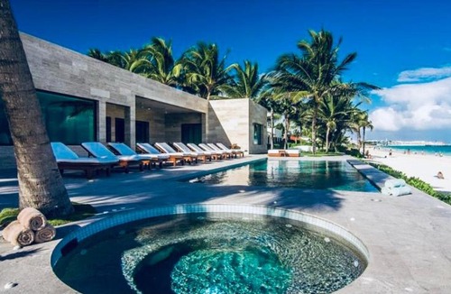 Playacar Fase I Villa | Beachfront All Inclusive Luxe Playacar Phase I - 7 BR.