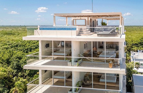 Puerto Morelos Apartment | Beachfront Design Apartment | Rooftop Pool