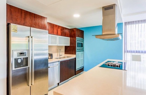 Puerto Juarez Condo | Beachfront Escape | Resort Pool | Private Terrace
