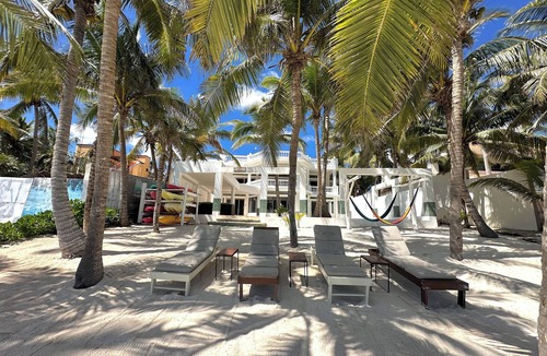 Soliman Bay Villa | BEACHFRONT VILLA ON WHITE SAND BEACH AND CHEF SERVICE AVAILABLE