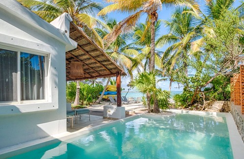 Akumal Villa | Beachfront villa perfect for a family in the gated community of South Akumal.