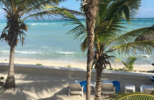 Soliman Bay Villa | Beachfront Villa & pool a Tropical Paradise to relax & enjoy