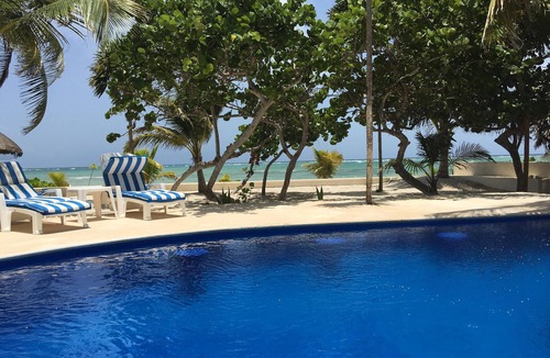 Soliman Bay Villa | Beachfront Villa & pool a Tropical Paradise to relax & enjoy