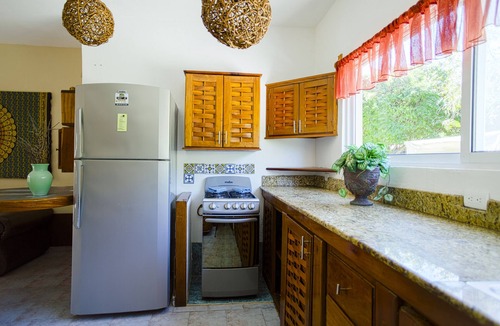 Playa del Secreto House | Beautiful 2 Bdrs Villa with Pool,Private Beach,Wi-Fi, Kayaks, Manager, Chef .