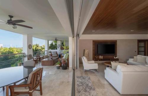 Playa Mujeres Apartment | Beautiful apartment by the beach!