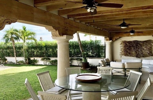 La Isla Villa | BEAUTIFUL FULLY FURNISHED MEXICAN BEACHFRONT VILLA