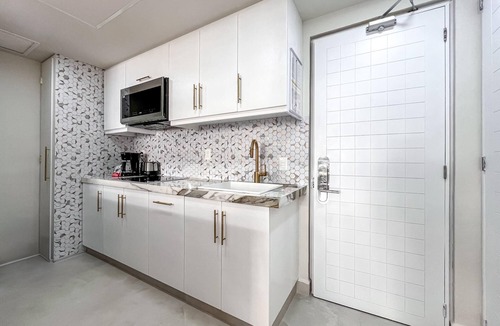 Centro - Supmza 001 Condo | Beautiful Ground Floor 2 BR Suite at Ixchel