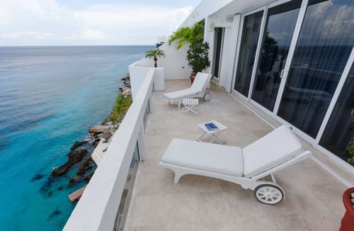 Zona Hotelera Norte Condo | Beautiful Oceanfront 3-Level Penthouse with Hotel Services and Private Terraces