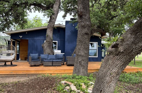 Camp Wood House | Beautiful Private Nueces Riverfront Getaway! 13 Acres of Bliss! Sleeps 12-14