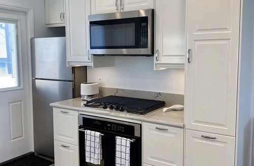 Belmont Shore House | Belmont Shore Beach Stays for 31+ nights - Lowest daily rate for beachfront
