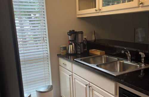 Clarksville Condo | Best neighborhood in ATX! Walk to shops, dining, grocers, studios.