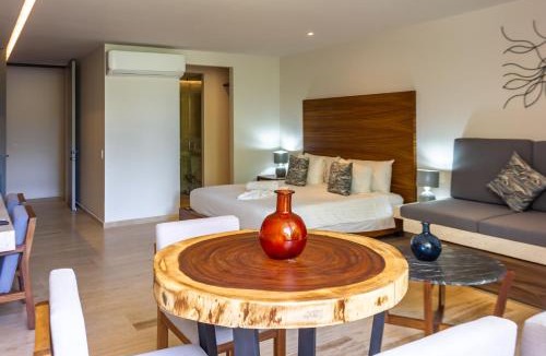 Centro Apartment | Big Studio at KAAB BY THE BEACH with roof top pool, sauna and Jacuzzi near Paseo del Carmen Mall