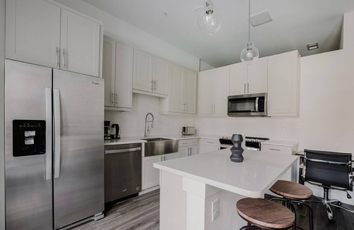 Highland Apartment | Blueground | Highland 1bd apartment