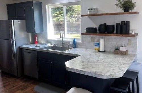 Dingle Cabin | Boater's Dream: Walk to Private Launch 5BR Sleeps 16, Marina Slips, Beach, East Shore Marina