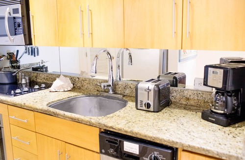 Zona Hotelera Norte Condo | Breathtaking Modern Beachfront 2BR, Walk2Town Snorkeling amazing exclusive north