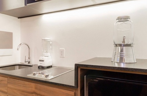 Centro Condo | Budget Studio just minutes from the beach. Perfect for couples!