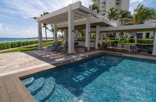 Zona Hotelera Villa | Cancun Ocean Front Family Villa 18 at Villas Nizuc