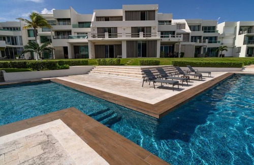 Zona Hotelera Villa | Cancun Ocean Front Family Villa 18 at Villas Nizuc