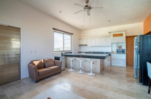 Alfredo V. Bonfil Hotel | Capital O Cancun International Airport 24/7,