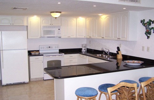 Colonia Andres Condo | Caribbean Seafront, Family Friendly, 2 bdrm condo, 1 blk to restaurants & shops