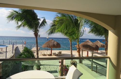 Colonia Andres Condo | Caribbean Seafront, Family Friendly, 2 bdrm condo, 1 blk to restaurants & shops