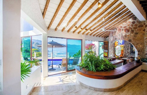 Conchas Chinas Villa | Casa Aventura - 8 BR