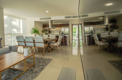 Puerto Juarez Condo | Casa Azul with Private Pool by RedAwning