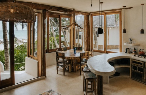 Zona Hotelera House | Casa Bonita ~ Mahayana, Eclectic Treehouse in the Heart of Tulum Beach