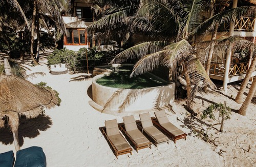 Zona Hotelera House | Casa Bonita ~ Mahayana, Eclectic Treehouse in the Heart of Tulum Beach
