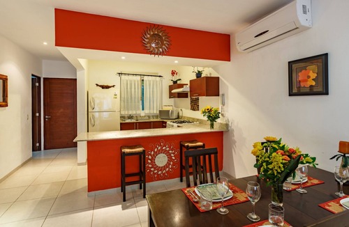 Zazil-ha Condo | Casa Meridian - One Block to the beach and 5th Av - two bed rooms - WI-FI